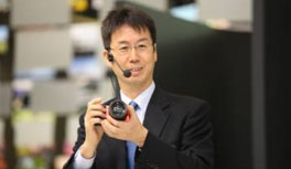 Тору Катсумото представляет новинку Sony